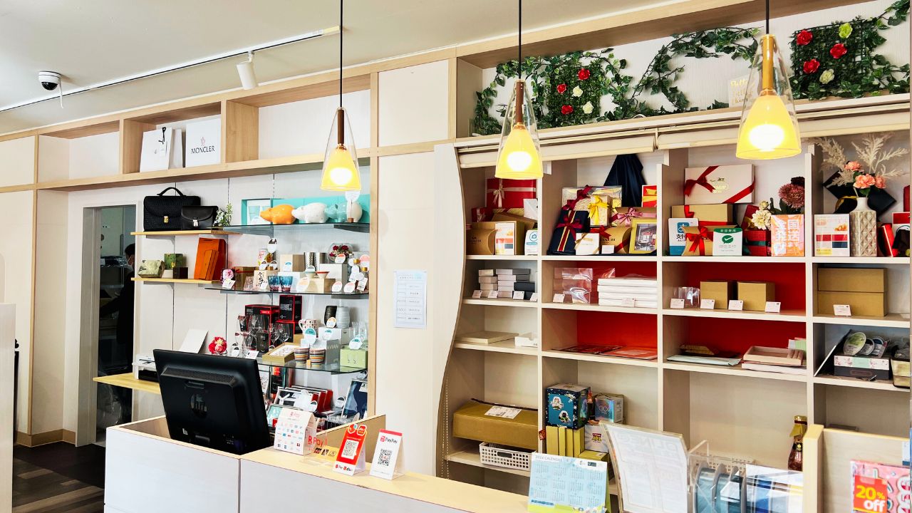 買取専門 クレア函館人見店